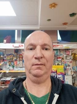 P�l, 58 �ves b�k�si t�rskeres� f�rfi