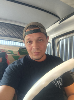 Csaba, 34 �ves t�rskeres� f�rfi, Gy�r