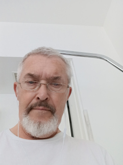 Ervin, 79 �ves t�rskeres� f�rfi, Sz�kesfeh�rv�r