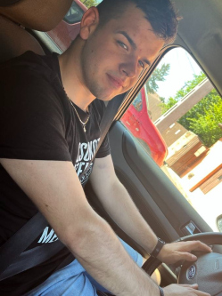 Bence, 22 éves társkereső férfi, Emőd