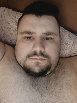 Andris, 32 �ves t�rskeres� f�rfi, B�nk