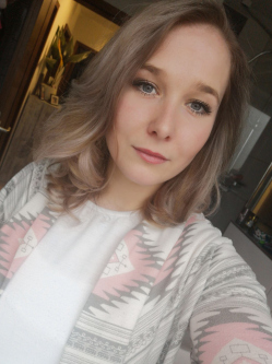 Ir�n, 28 �ves t�rskeres� n�, Szombathely