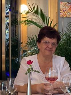 Kata, 69 �ves t�rskeres� n�, Esztergom