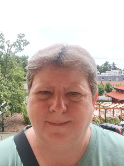 Kata, 51 �ves t�rskeres� n�, Miskolc