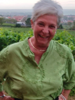 Ibolya, 68 �ves t�rskeres� n�, Debrecen