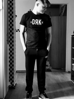 Patrik, 20 �ves t�rskeres� f�rfi, Erd�kertes