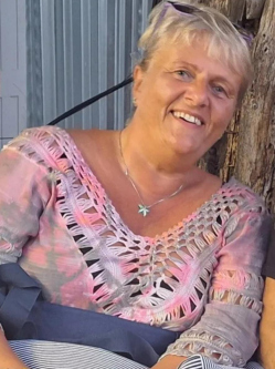 Ida, 57 �ves t�rskeres� n�, Szeksz�rd
