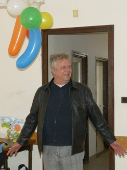 Iv�n, 71 �ves t�rskeres� f�rfi, Baja