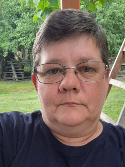 Zsuzsi, 47 �ves t�rskeres� n�, P�tr�te