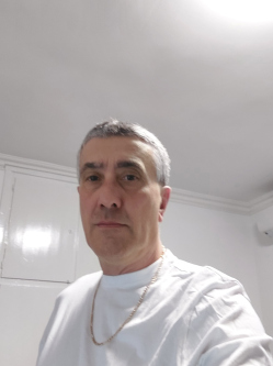 Jozsi, 56 �ves t�rskeres� f�rfi, Orosh�za