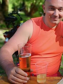 K�lmi, 54 �ves t�rskeres� f�rfi, Budapest