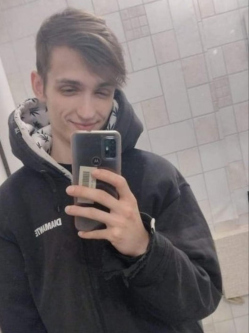 Csaba, 19 �ves t�rskeres� f�rfi, Zalaegerszeg