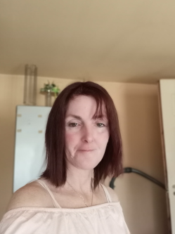 Andrea, 50 �ves t�rskeres� n�, Szabadszentkir�ly