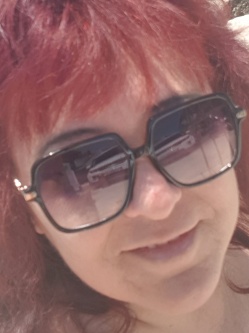 Szilvia, 54 �ves soproni t�rskeres� n�