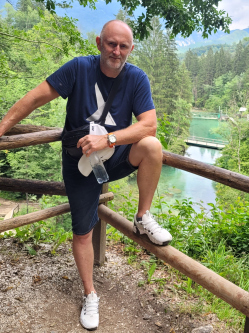 Attila, 51 �ves t�rskeres� f�rfi, Fadd
