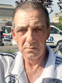 J�nos, 57 �ves t�rskeres� f�rfi, Tiszaf�red