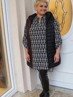 Katinka, 49 �ves t�rskeres� n�, N�dudvar