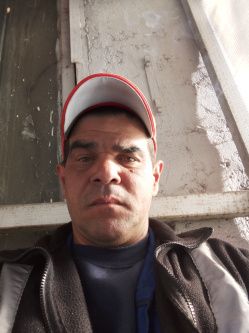 Szabolcs, 41 �ves t�rskeres� f�rfi, K�mp�c