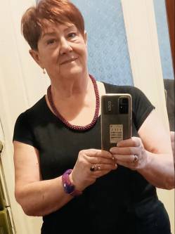 Magdi, 73 �ves t�rskeres� n�, Budapest