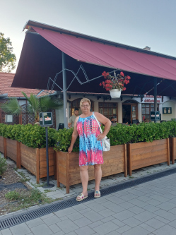 Gy�rgyi, 65 �ves t�rskeres� n�, P�cs
