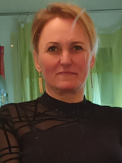 Andi, 55 �ves t�rskeres� n�, Herend