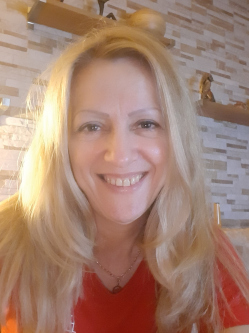 Szilvi, 56 �ves t�rskeres� n�, Szigetszentmikl�s