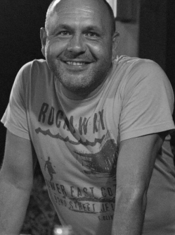 Norbert, 51 �ves t�rskeres� f�rfi, Hajd�szoboszl�