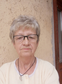 Erzsi, 66 �ves t�rskeres� n�, Tiszak�cske