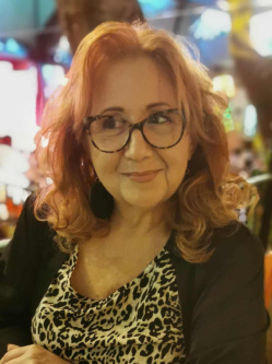 Ilona, 57 �ves t�rskeres� n�, G�d