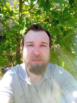 �d�m, 31 �ves t�rskeres� f�rfi, Bakonyszentl�szl�