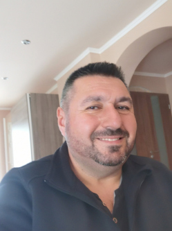 Zsolt, 56 �ves kaposm�r�i t�rskeres� f�rfi