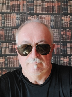 Istvan, 68 �ves t�rskeres� f�rfi, Duna�jv�ros