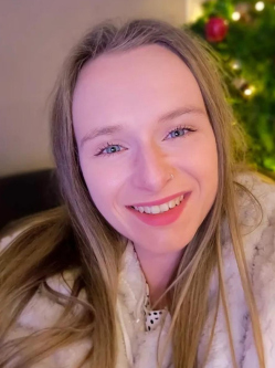 Borb�la, 26 �ves t�rskeres� n�, Kecskem�t