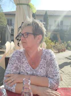 �va, 62 �ves t�rskeres� n�, M�rahalom