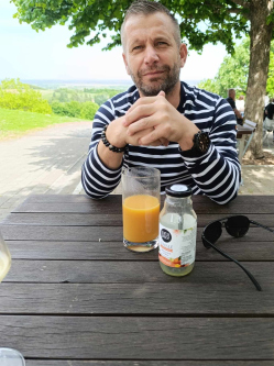 Bal�zs, 44 �ves pannonhalmai t�rskeres� f�rfi