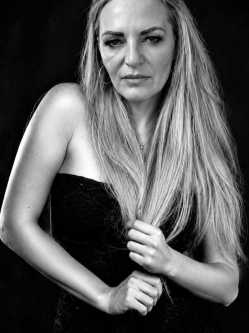 Jucus, 49 �ves t�rskeres� n�, M�r