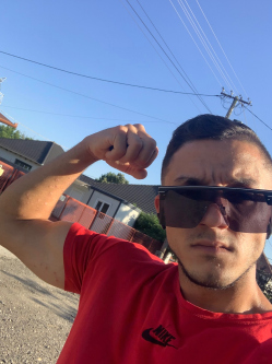 Arnold, 25 �ves t�pi�szecs�i t�rskeres� f�rfi