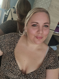 Anita, 44 �ves t�rskeres� n�, S�lys�p