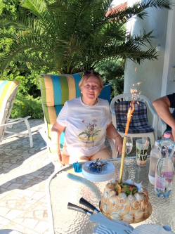 Gitta, 72 �ves biatorb�gyi t�rskeres� n�