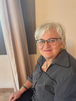 Irma, 71 �ves t�rskeres� n�, Kom�rom