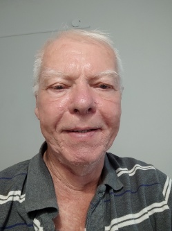 Tibor, 78 �ves t�rskeres� f�rfi, P�pa
