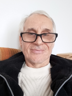 P�l, 64 �ves t�rskeres� f�rfi, Saj�szentp�ter