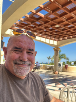 Csaba, 65 �ves t�rskeres� f�rfi, West Midlands