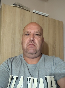 Barnab�s, 43 �ves t�rskeres� f�rfi, L�tav�rtes