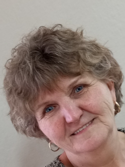 Teca, 62 �ves t�rskeres� n�, N�metk�r