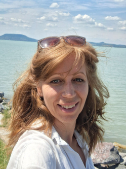 Annam�ria, 55 �ves t�rskeres� n�, Budapest