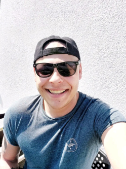 J�zsi, 27 �ves t�rskeres� f�rfi, F�zesabony
