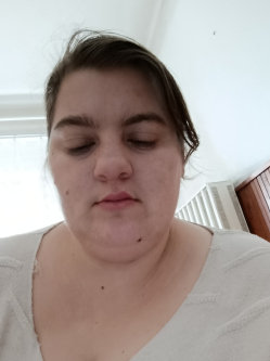 Ren�ta, 29 �ves t�rskeres� n�, Vasv�r