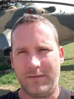 Norbi, 42 �ves t�rskeres� f�rfi, Lenti