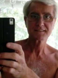L�szl�, 65 �ves t�rskeres� f�rfi, Gy�r